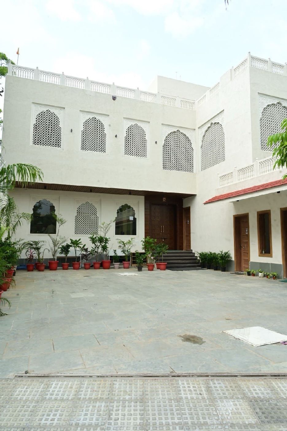 The Alinkrit Atelier Courtyard & Facade